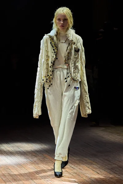 Look 24